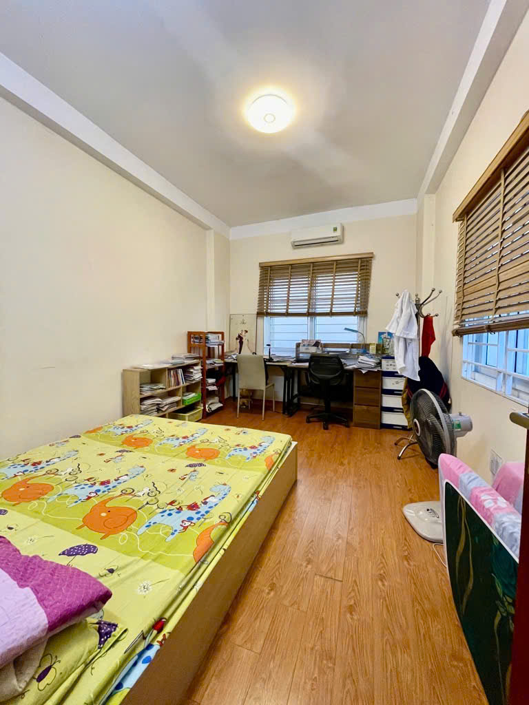 Bán nhà Phố Thái Hà, Nhà Mới Đẹp, 50 mét ra phố, 36mx5T, Giá: 7.7 Tỷ, Lh: 0396935190.