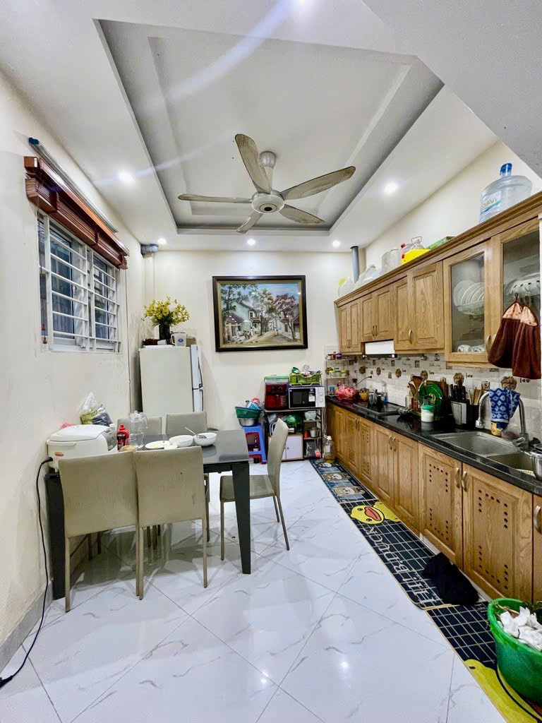 Bán nhà Phố Thái Hà, Nhà Mới Đẹp, 50 mét ra phố, 36mx5T, Giá: 7.7 Tỷ, Lh: 0396935190.