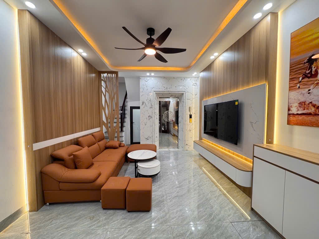 Bán nhà phố Xã Đàn_Nhà Mới Ở Ngay_Thang Máy Xịn_43mx4T_Giá: 8.8 Tỷ_Lh: 0396935190.