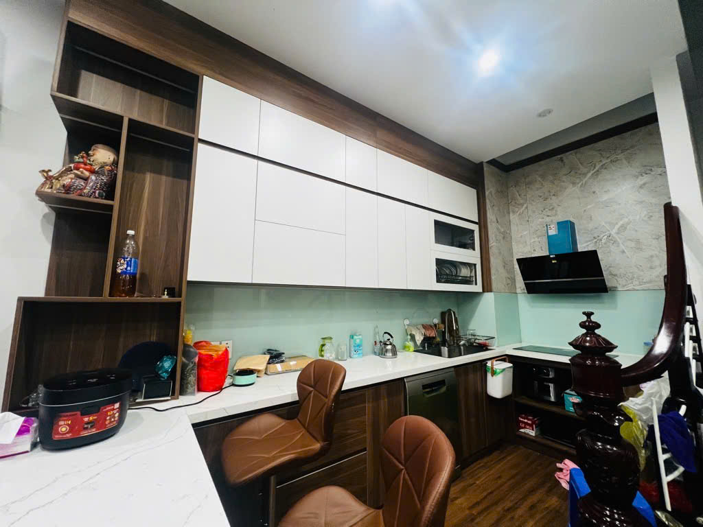 Bán nhà Phố Giảng Võ, Nhà Nội Thất Đẹp,Sổ Vuông Vắn, 40mx5T, Giá: 8.5 Tỷ, Lh: 0396935190.