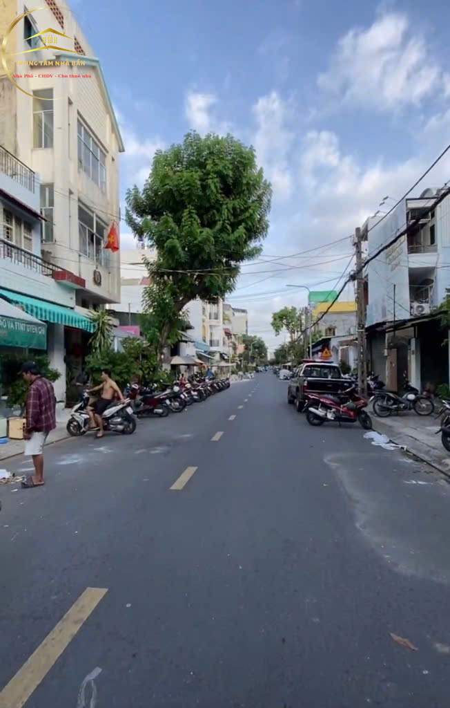 Bán nhà Mặt tiền 247A Lê Niệm, Phú Thạnh, Tân Phú, 5×18, 4 tầng chỉ 11,9 tỷ