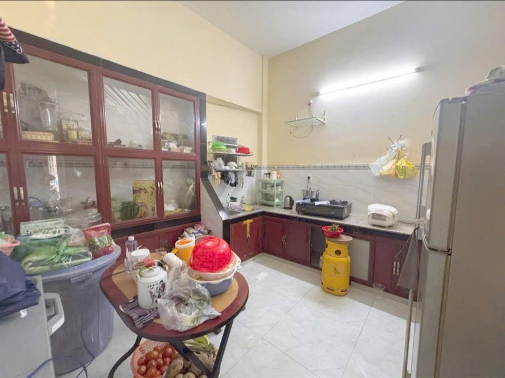Bán nhà 2 tầng diện tích lớn giá rẻ, Gần Tên Lửa, Bình Trị B, Bình Tân