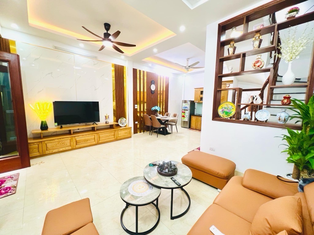NHÀ ĐẸP Ở SƯỚNG - MẶT NGÕ MINH KHAI 50M X 5 TẦNG NHỈNH 9 TỶ