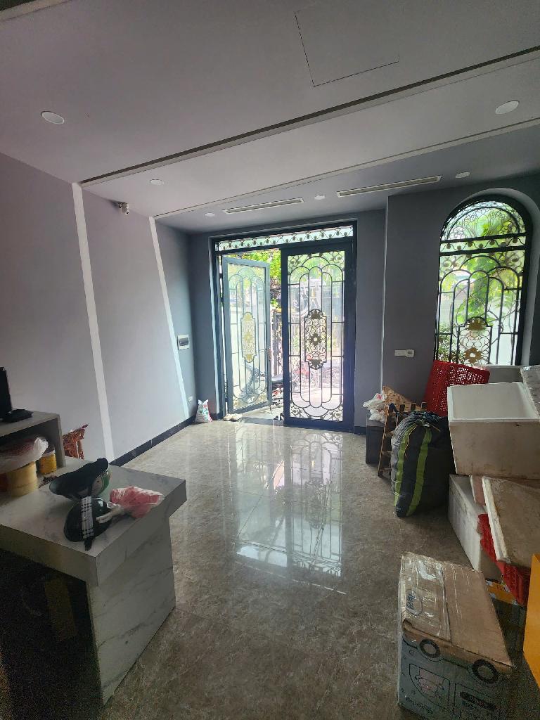 Bán nhà chính chủ lõi Linh Đàm - Hoàng Mai, DT: 74m x 4 tầng, ô tô tránh, phân lô, kinh doanh sầm uất. giao thông tiện lợi