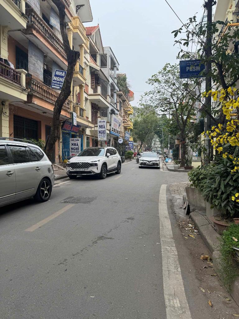 Bán nhà chính chủ lõi Linh Đàm - Hoàng Mai, DT: 74m x 4 tầng, ô tô tránh, phân lô, kinh doanh sầm uất. giao thông tiện lợi
