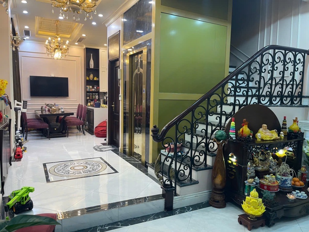 Siêu phẩm Giải Phóng - Ngã tư Vọng, 3 bước ra Hồ, phân lô, ô tô tránh, thang máy, nội thất tiền tỷ