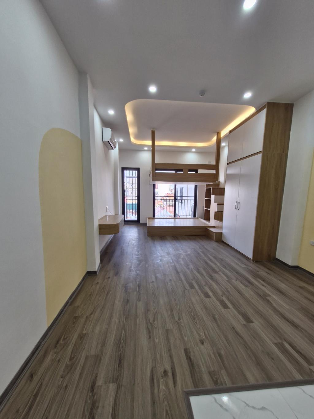 Gà đẻ trứng vàng, CCMN Phương Liệt, mới koong, thang máy, PCCC tiêu chuẩn, 2 thoáng