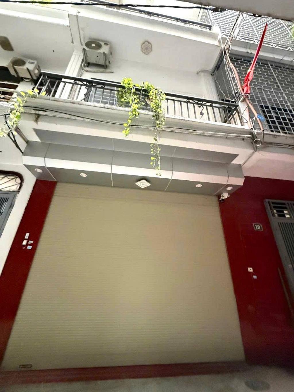 Bán gấp siêu phẩm Thái Hà, ô tô đỗ cửa, phân lô, vài bước ra phố, 2 thoáng