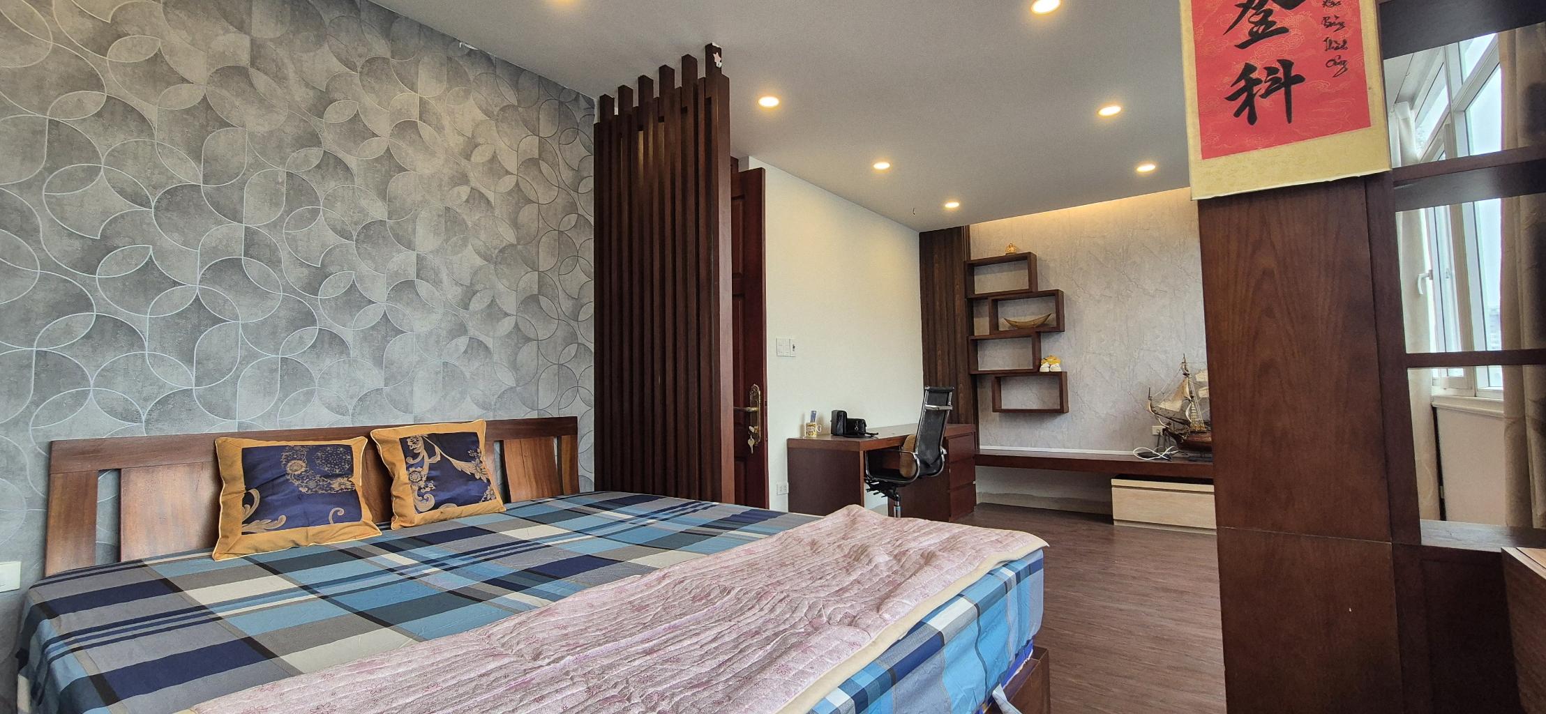 Bán gấp căn hộ Penthouse Nguyễn Trãi 130m, 3PN cực đẹp, hiếm có vô cùng