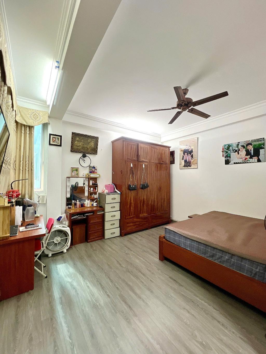 Bán nhà siêu hiếm Khâm Thiên, ngõ 3 gác, vài bước ra phố, an sinh đỉnh cao