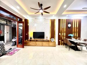 NHÀ ĐẸP Ở SƯỚNG - MẶT NGÕ MINH KHAI 50M X 5 TẦNG NHỈNH 9 TỶ