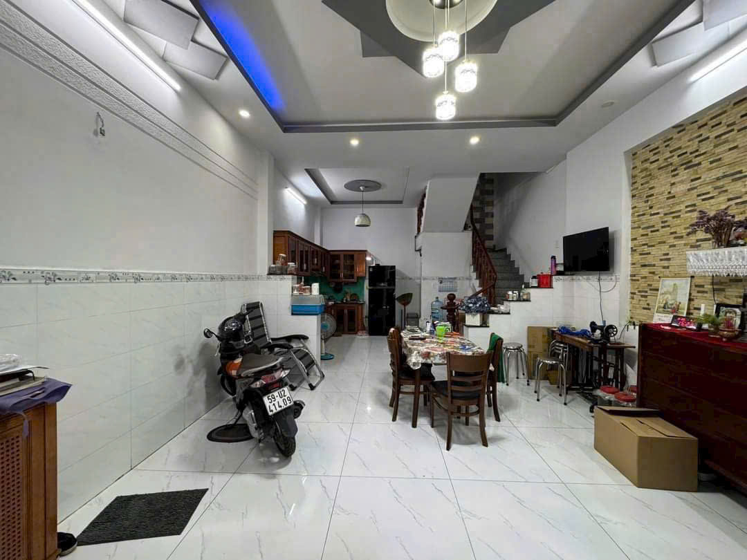 BÁN NHÀ LÊ VĂN QUỚI , 5 TẦNG , XE Ô TÔ TỚI CỬA