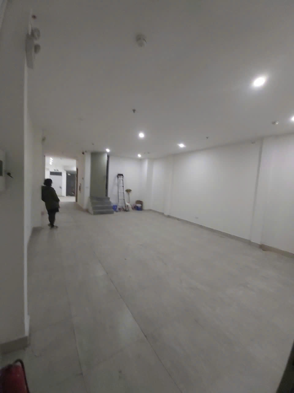 Cho thuê toà nhà MP Ngô Xuân Quảng, 100m2x6T, MT 8m, thang máy, tầng hầm, PCCC vị trí KD đắc địa
