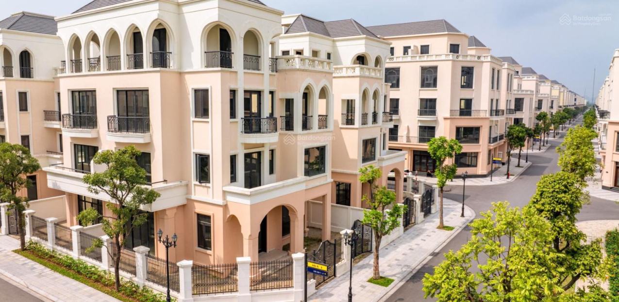 Cho thuê toà nhà MP Ngô Xuân Quảng, 100m2x6T, MT 8m, thang máy, tầng hầm, PCCC vị trí KD đắc địa