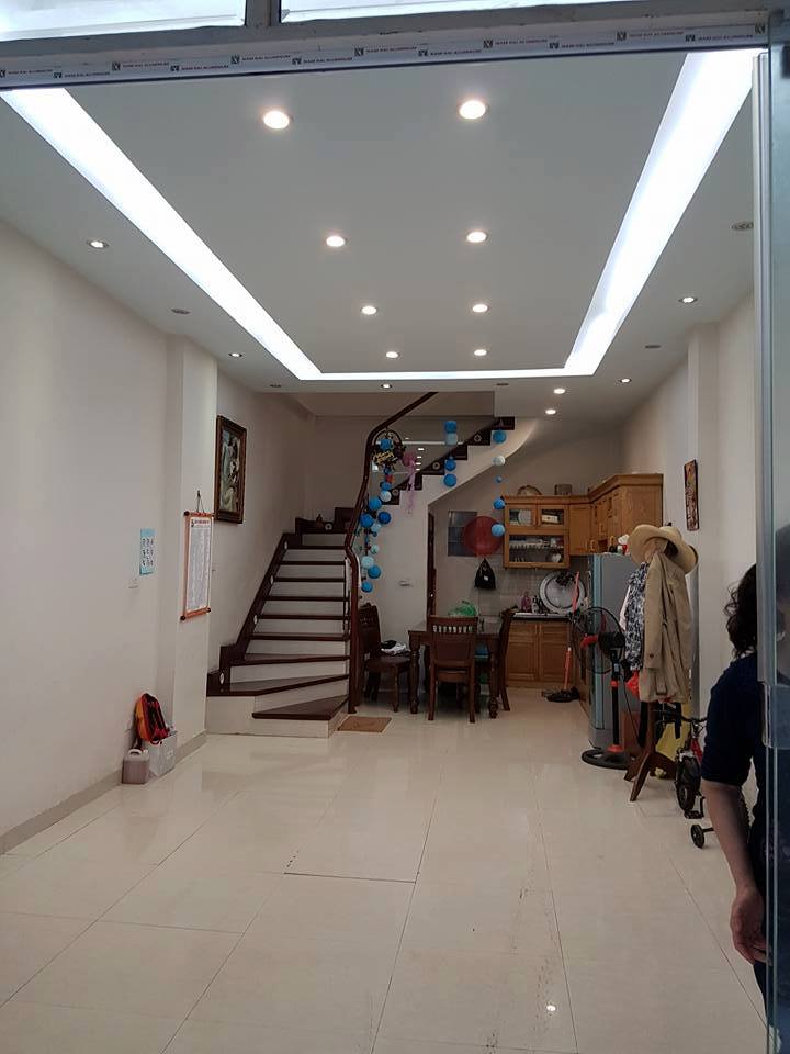 Cho thuê toà nhà MP Ngô Xuân Quảng, 100m2x6T, MT 8m, thang máy, tầng hầm, PCCC vị trí KD đắc địa