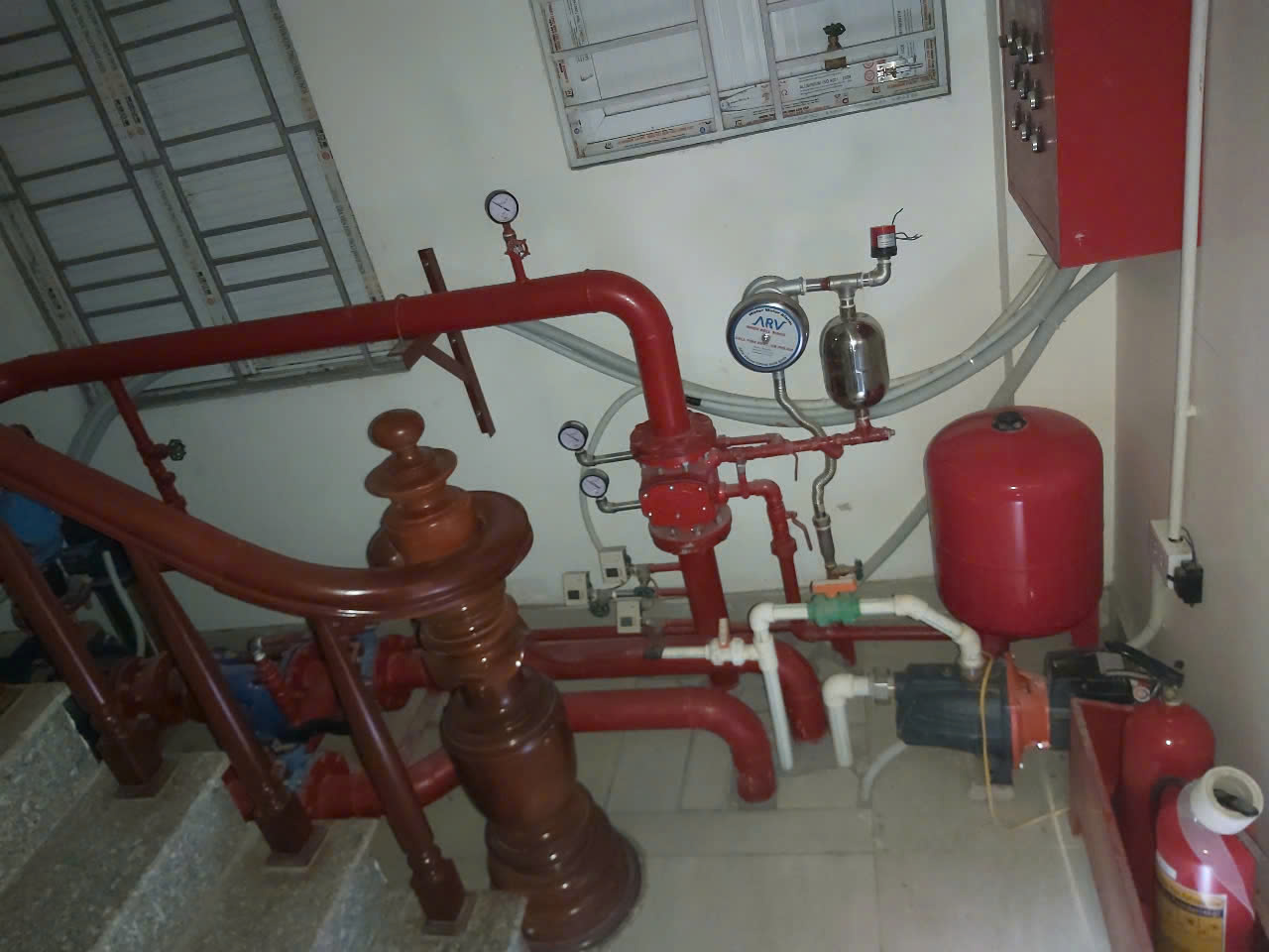 Cho thuê toà nhà MP Ngô Xuân Quảng, 100m2x6T, MT 8m, thang máy, tầng hầm, PCCC vị trí KD đắc địa