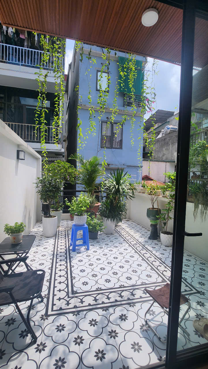 Đừng chỉ thuê, hãy đầu tư vào vị trí cổng ĐH Công Đoàn! Cho thuê C.Hàng mặt phố Tây Sơn,Hà Nội(5/9)