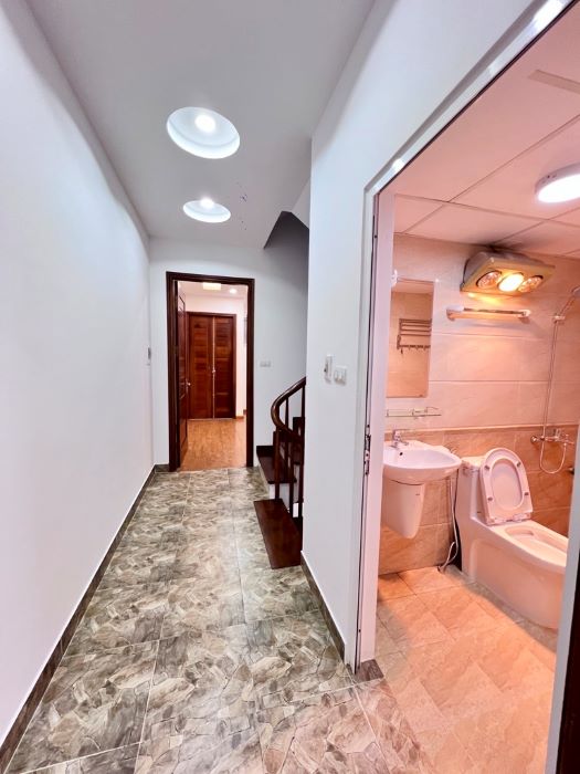 NHÀ ĐẸP DƯỚI 10 TỶ!!! PHỐ CÙ CHÍNH LAN, 1 BƯỚC RA PHỐ, 5 TẦNG