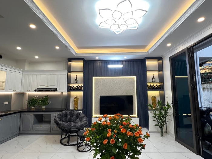 NHÀ PHỐ TAM KHƯƠNG, NHÀ MỚI, THANG MÁY, SÁT PHỐ, NGÕ THÔNG, KINH DOANH
