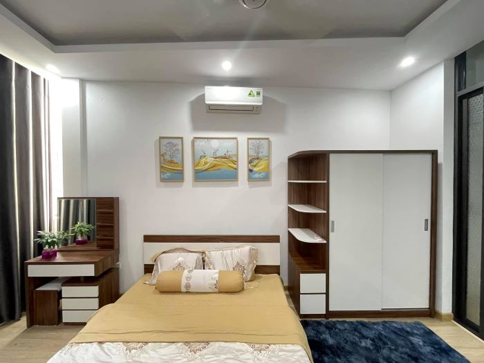 NHỈNH 8 TỶ!!! CẦU GIẤY, NHÀ MỚI ĐẸP 5 TẦNG MẶT TIỀN RỘNG, MỘT BƯỚC RA PHỐ, NGÕ TO RỘNG RÃI