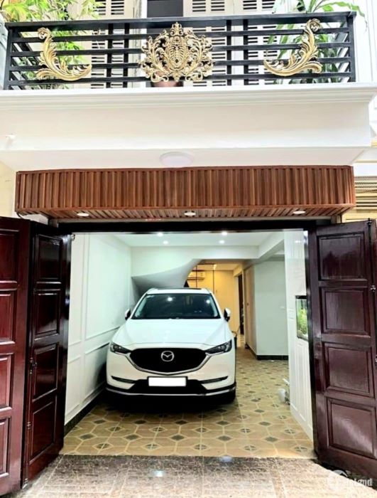 GIẢM CHÀO!!! 5 TẦNG GARA, OTO VÒNG QUANH, 2 THOÁNG, 40M2 KHÔNG CẦN SỬA – NGUYỄN CHÍ THANH