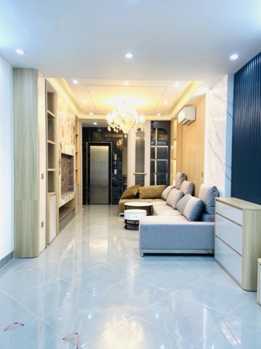 BÁN NHÀ PHỐ ĐỘI CẤN, 42M2 6 TẦNG THANG MÁY, BA BƯỚC RA PHỐ, NHÀ ĐẸP Ở NGAY