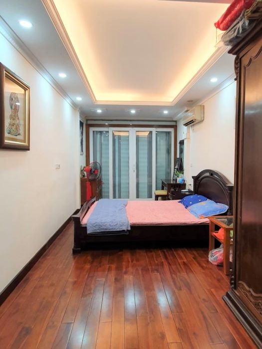 NHÀ ĐẸP VƯƠNG THỪA VŨ GẦN 40M2 4 TẦNG, GARA Ô TÔ, LÔ GÓC, NGÕ THÔNG RỘNG
