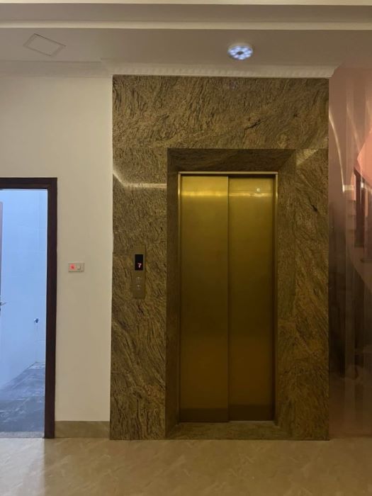 NHÀ PHỐ HOÀNG VĂN THÁI, 55M2 5 TẦNG GARA THANG MÁY, OTO VÒNG QUANH, NGÕ THÔNG BÀN CỜ