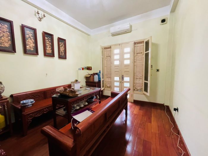 NHÀ NGUYỄN CHÍ THANH 50M2 6 TẦNG GARA THANG MÁY, MẶT TIỀN RỘNG, NỘI THẤT ĐẸP