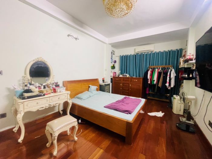 NHÀ NGUYỄN CHÍ THANH 50M2 6 TẦNG GARA THANG MÁY, MẶT TIỀN RỘNG, NỘI THẤT ĐẸP