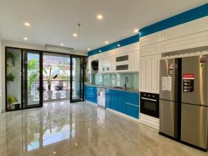 BÁN NHÀ LÊ TRỌNG TẤN, 6 TẦNG THANG MÁY, Ô TÔ ĐỖ CỬA