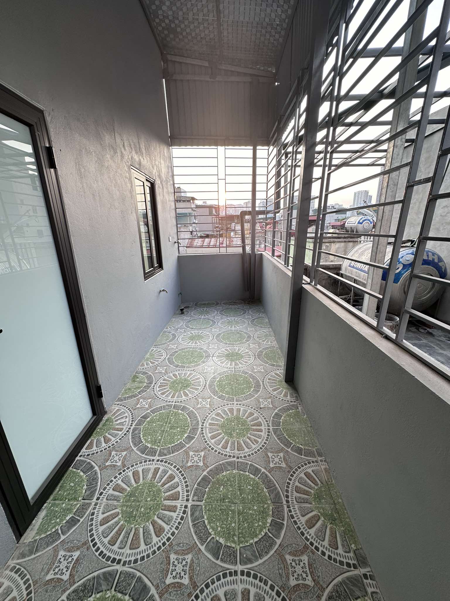 Quan Nhân nhà mới hoàn thiện xong 35m25 tầng,mặt tiền 5.8m,giá 6.95 tỷ