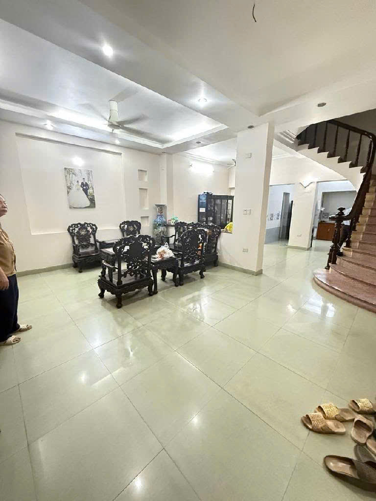 Bán nhà phố Xã Đàn, ngõ oto, 52m2, mặt tiền 5m giá 16,5 tỷ