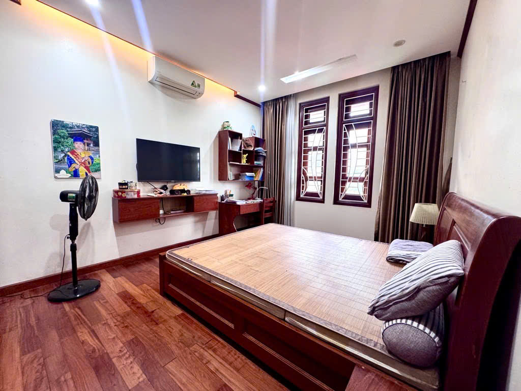 Bán nhà phố Vũ Thạnh – Đống Đa, 64m2, MT 4,7m, oto, kinh doanh 17,3 tỷ