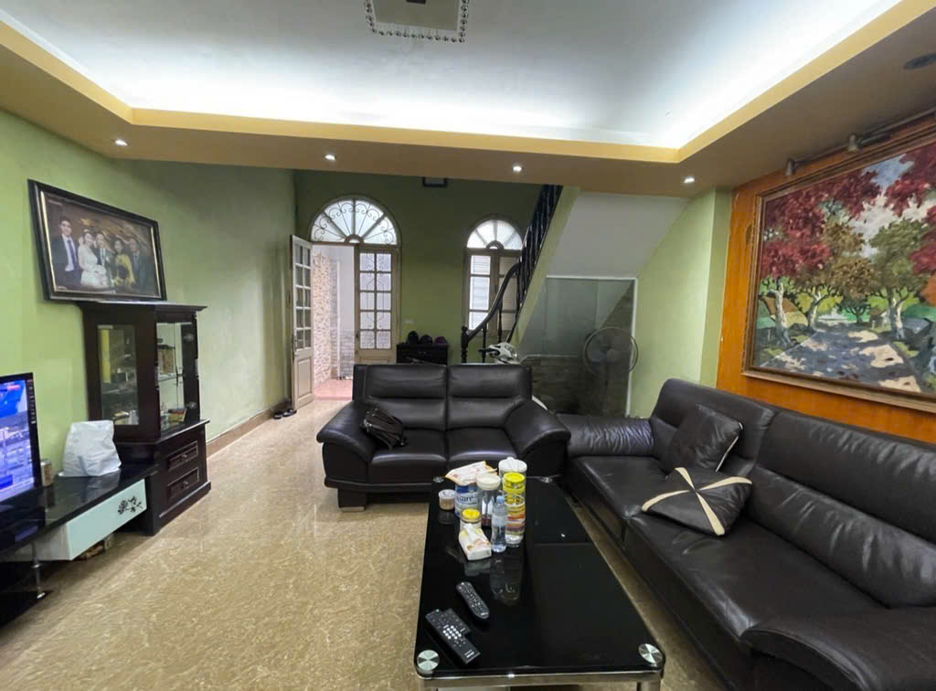 Bán nhà Ô Chợ Dừa, 61m2, MT 4,9m, oto, kinh doanh nhỏ, 17,9 tỷ