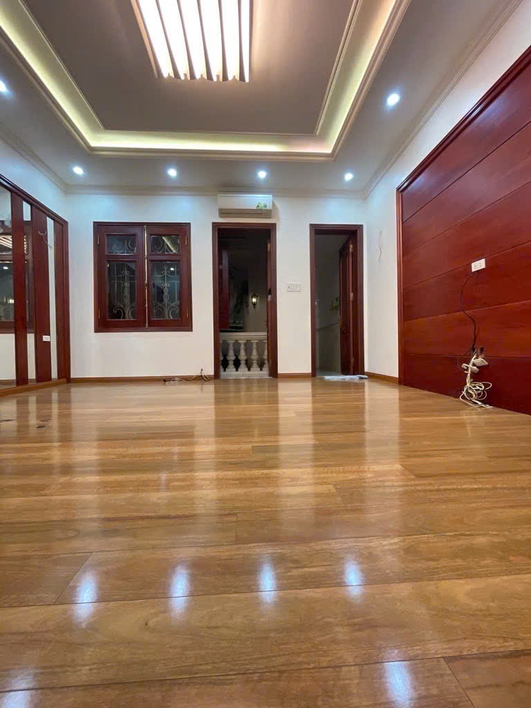 Bán nhà Đoàn Thị Điểm, oto, lô góc, kinh doanh, 75m2, 6T 23,2 tỷ