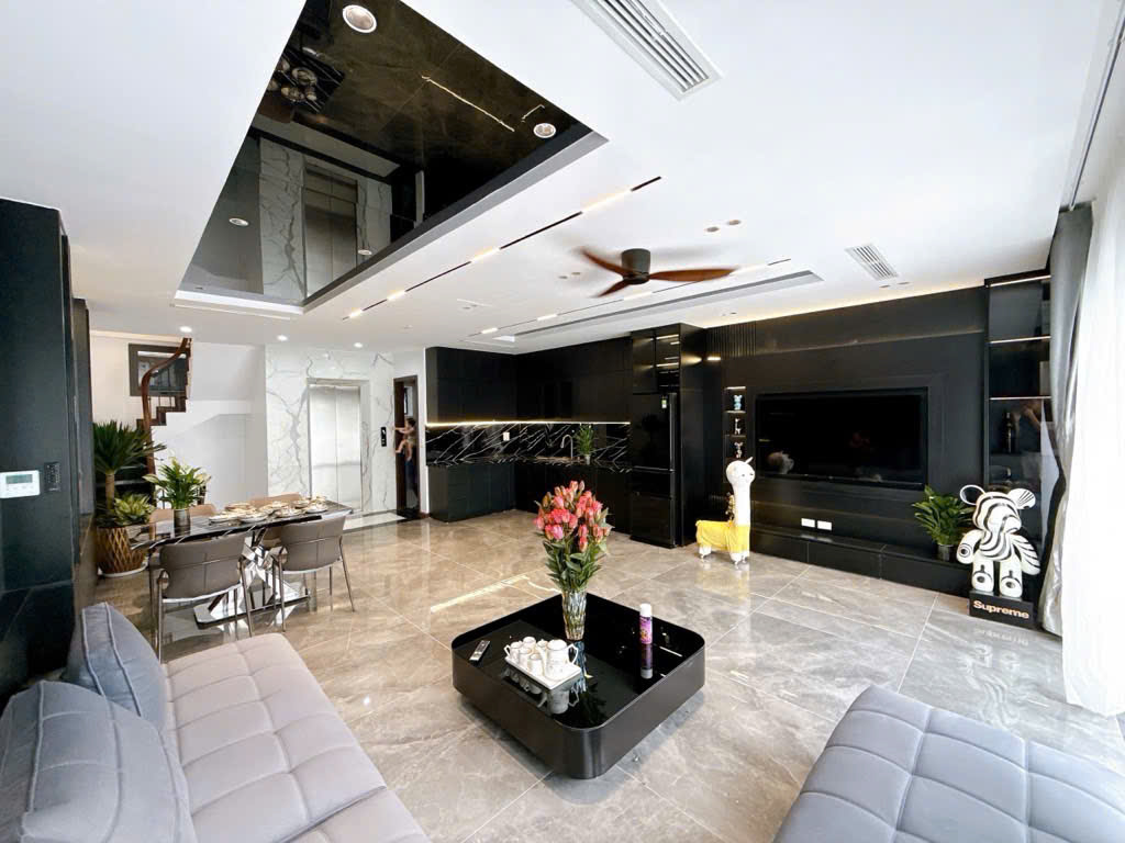 Bán nhà Võ Văn Dũng 65m², 5T, MT 5.5m, vỉa hè 3m, ôtô đỗ – 22 tỷ