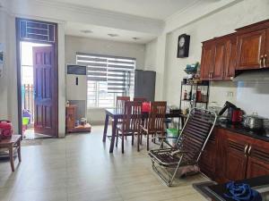 Bán nhà phố Khâm Thiên, gần phố, lô góc 76m2, nhà 6T giá 20 tỷ