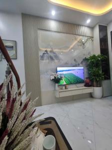 Bán nhà Tô Hiệu – Cầu Giấy, oto, 2 thoáng, 62m2, mt 5,5m giá 18,6 tỷ