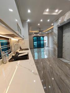 Bán nhà phố Nam Đồng 59m², 7T TM, MT 5.1m, ngõ ôtô, 2 thoáng, giá 18,5 tỷ