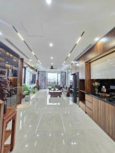 Bán nhà Tây Sơn 66m², 6T TM, MT 4.9m, gara ôtô, gần Thái Hà – 18.6 tỷ