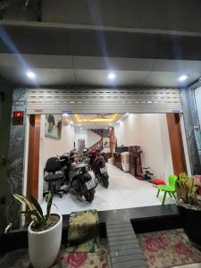 Bán nhà phân lô Pháo Đài Láng 63m², 6T TM, MT 4.4m, vỉa hè, 21 tỷ