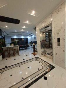 Bán nhà ngõ ôtô phố Dương Quảng Hàm, 58m², 6T, MT 4.6m, 18.6 tỷ