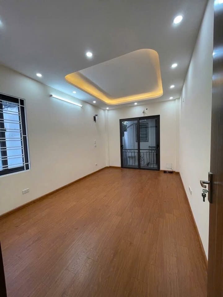 BÁN NHÀ đường AN Dương Vương, DT 45mx5 tầng, ô tô gần nhà, Chỉ 7.7 tỷ.