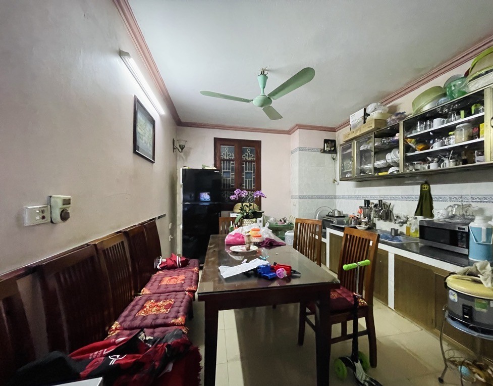 Nhà đẹp ở ngay Miêu Nha 42M x 5T, Ngõ thông Ô TÔ đỗ cửa, KD đỉnh, 6,45 tỷ