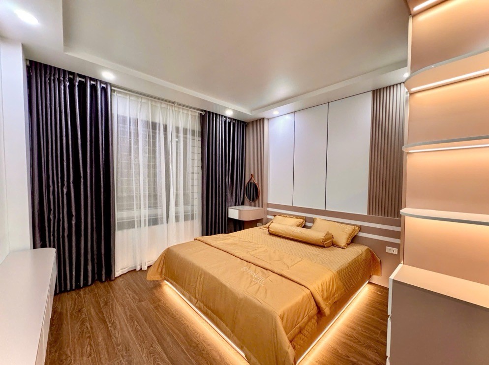 Hiếm, Nhà đẹp Miêu Nha, 48m x5T, Phân Lô, Ô TÔ đỗ, KD đỉnh, 7,45 tỷ