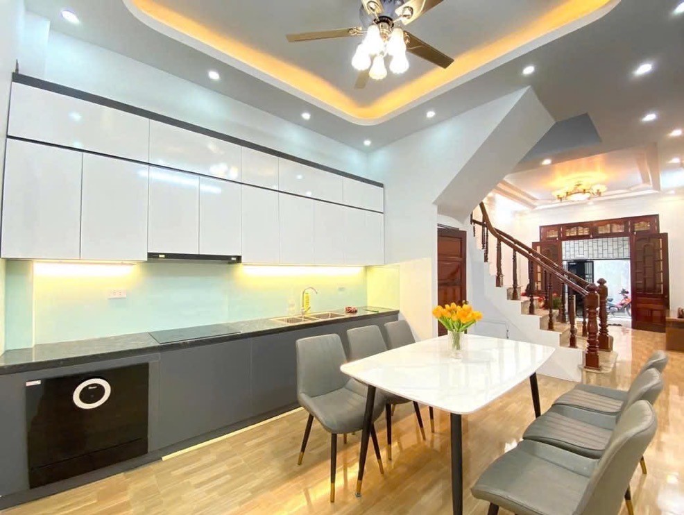 Nhà đẹp ở ngay Xuân Phương 43m x 5T MT 4,1 Ô TÔ gần, ở sướng 7,5 tỷ