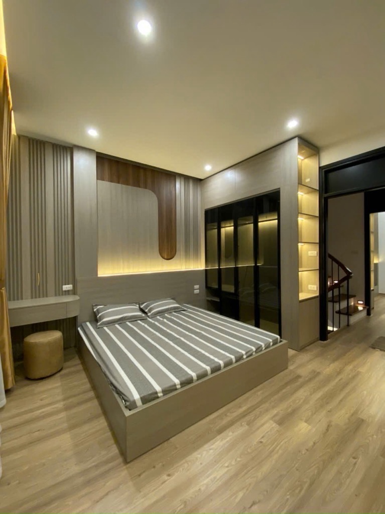 Hiếm, nhà đẹp Xuân Phương 48m x 5T MT4,2 Ô TÔ đỗ cửa, ngõ thông 7,8 tỷ