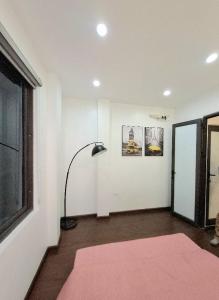 Nhà đẹp ở ngay Miêu Nha 46M x 5T, Ngõ thông Ô TÔ đỗ cửa, KD đỉnh, 6,6 tỷ