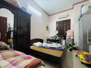 Nhà đẹp ở ngay Miêu Nha 42M x 5T, Ngõ thông Ô TÔ đỗ cửa, KD đỉnh, 6,45 tỷ